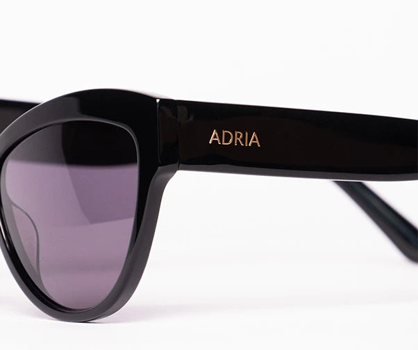 Солнцезащитные очки ADRIA в чехле (001)