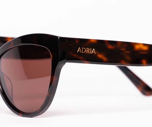 Солнцезащитные очки ADRIA в чехле (207)
