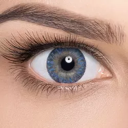 Линзы Color 3 Tone True Sapphire (голубой) на зеленых глазах
